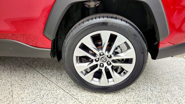2023 Toyota RAV4 XLE Premium FWD - 23011323 - 8