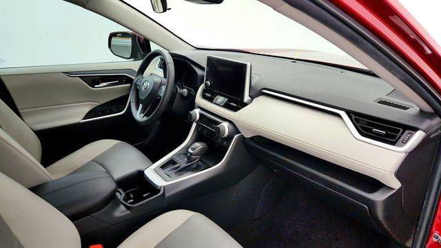 2023 Toyota RAV4 XLE Premium w/ Weather Package - 23011323 - 24