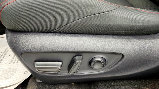 2023 Toyota RAV4 Prime SE w/ Weather & Moonroof Pkg, Heated Rear Seats & Moonroof - 23033776 - 10
