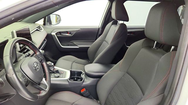 2023 Toyota RAV4 Prime SE w/ Weather & Moonroof Pkg, Heated Rear Seats & Moonroof - 23033776 - 17