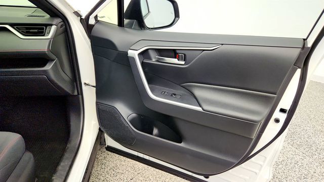 2023 Toyota RAV4 Prime SE w/ Weather & Moonroof Pkg, Heated Rear Seats & Moonroof - 23033776 - 23