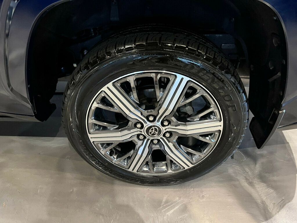 2023 Toyota Sequoia Capstone/4WD/Htd&CldSeats/PanoRoof/AdapCruise/HeadUpDisplay/NAV - 22935479 - 10