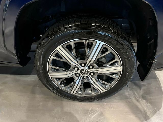 2023 Toyota Sequoia Capstone/4WD/Htd&CldSeats/PanoRoof/AdapCruise/HeadUpDisplay/NAV - 22935479 - 10