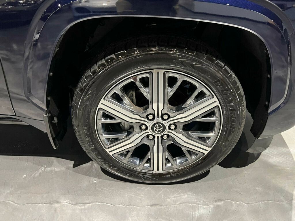 2023 Toyota Sequoia Capstone/4WD/Htd&CldSeats/PanoRoof/AdapCruise/HeadUpDisplay/NAV - 22935479 - 12