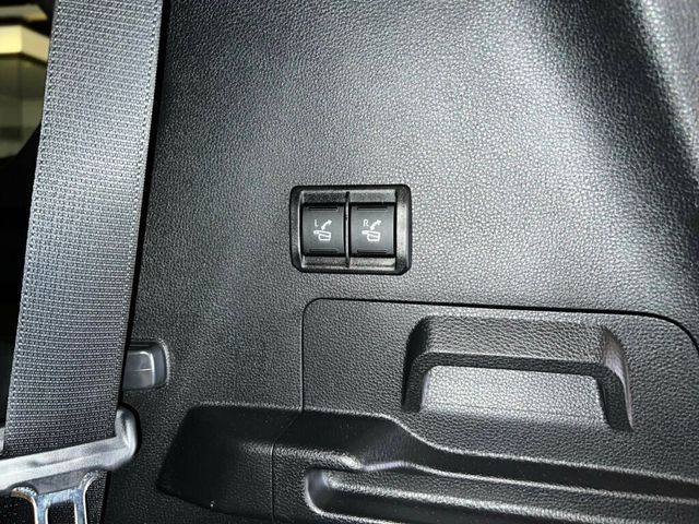 2023 Toyota Sequoia Capstone/4WD/Htd&CldSeats/PanoRoof/AdapCruise/HeadUpDisplay/NAV - 22935479 - 30