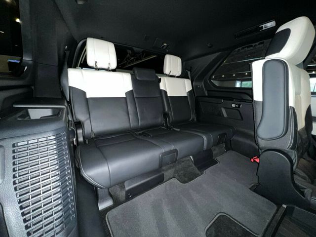 2023 Toyota Sequoia Capstone/4WD/Htd&CldSeats/PanoRoof/AdapCruise/HeadUpDisplay/NAV - 22935479 - 35