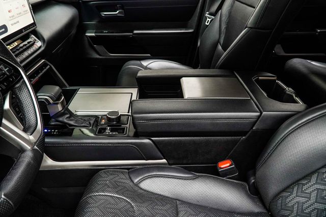 2023 Toyota Sequoia Limited 4WD - 22992960 - 19