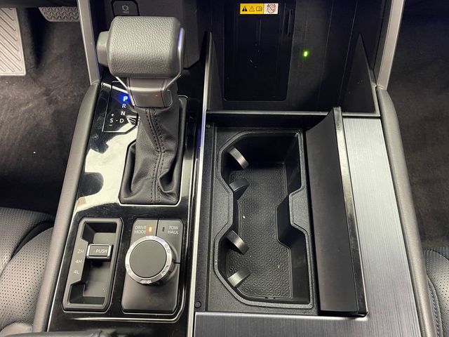 2023 Toyota Sequoia Platinum 4WD - 22992500 - 34