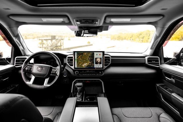 2023 Toyota Sequoia SR5-PremiumPkg/4WD/TowingTechPkg/DynamicRadarCruise/NAV - 23081167 - 16