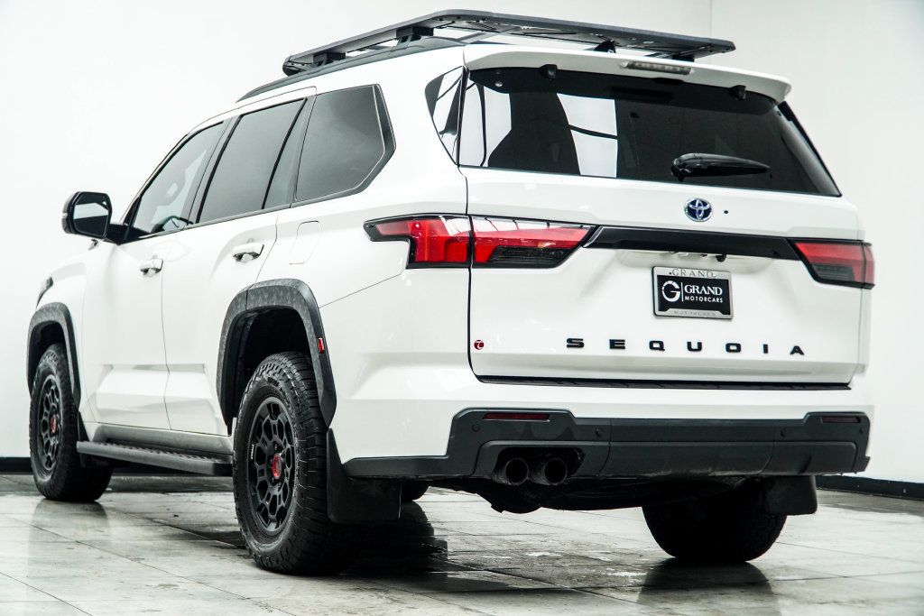 Toyota Sequoia photo 11