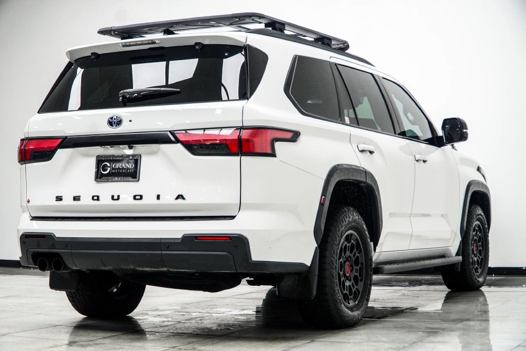 Toyota Sequoia photo 13