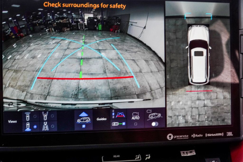Toyota Sequoia photo 29