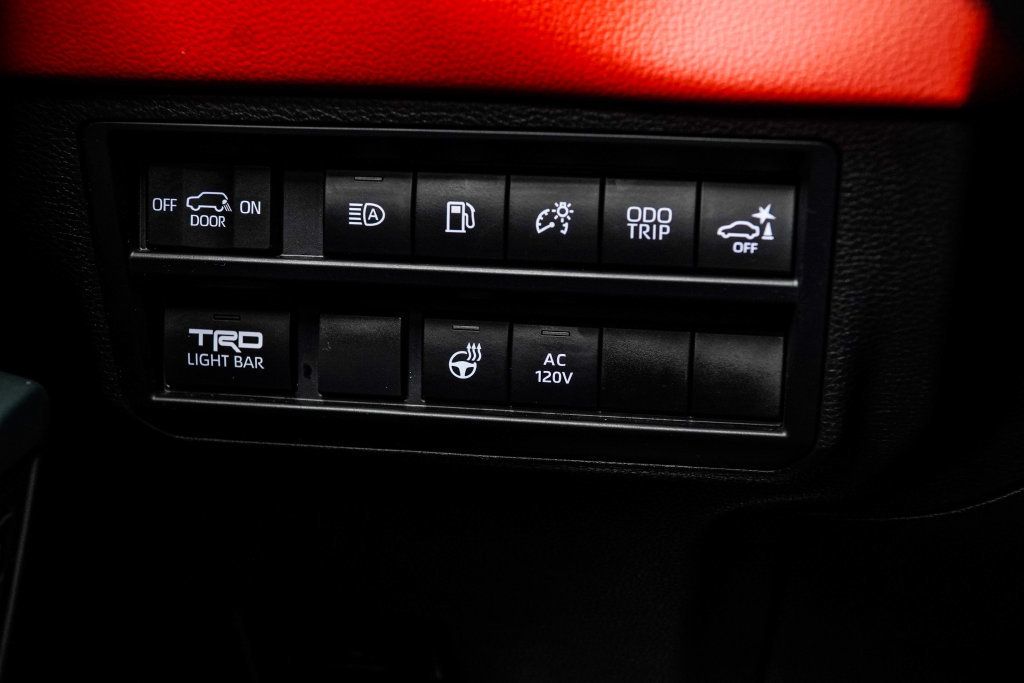 Toyota Sequoia photo 36