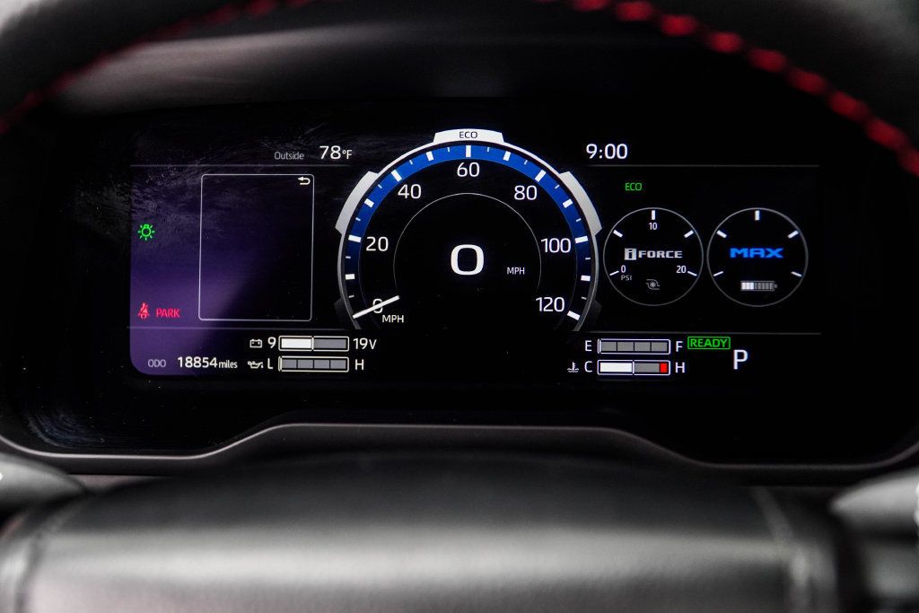 Toyota Sequoia photo 37