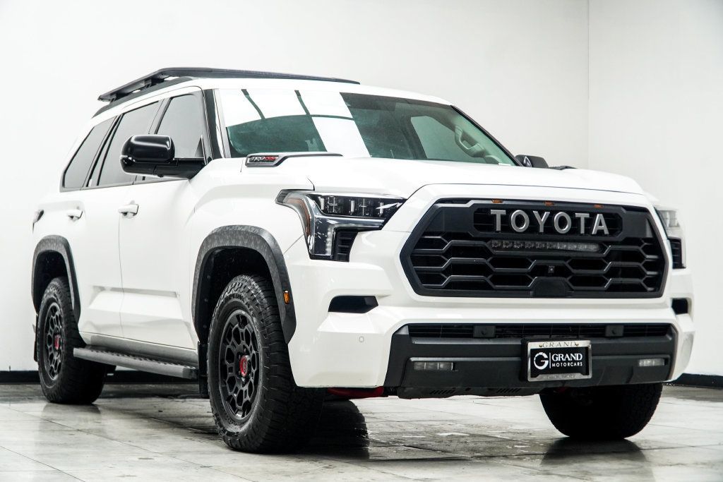 Toyota Sequoia photo 4
