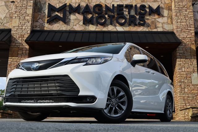 2023 Toyota Sienna Hybrid LE - 22879792 - 0