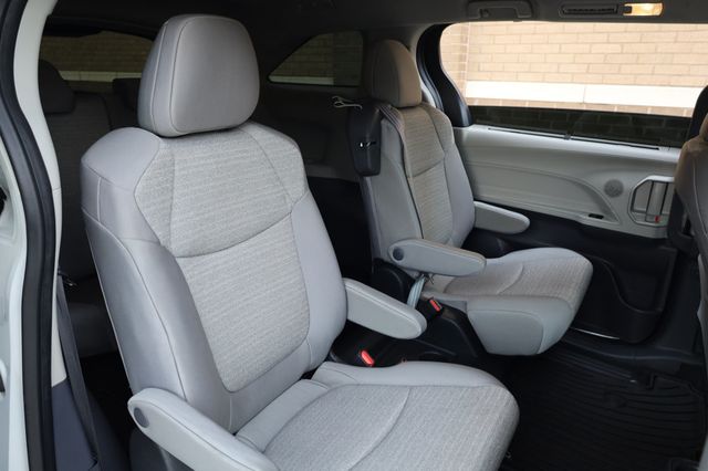 2023 Toyota Sienna Hybrid LE - 22879792 - 23
