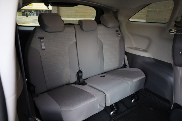 2023 Toyota Sienna Hybrid LE - 22879792 - 24