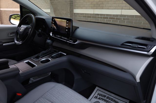 2023 Toyota Sienna Hybrid LE - 22879792 - 25