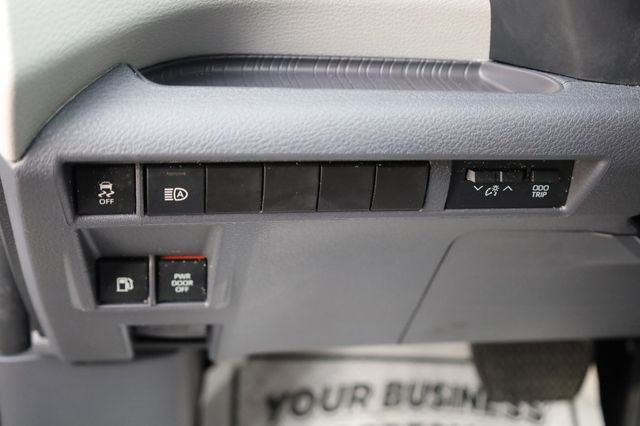 2023 Toyota Sienna Hybrid LE - 22879792 - 30