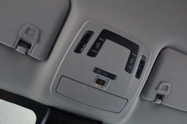 2023 Toyota Sienna Hybrid LE - 22879792 - 31