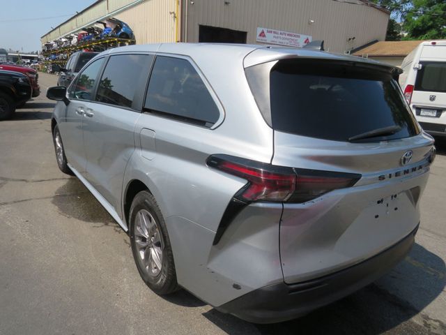 2023 Toyota Sienna LE AWD 8-Passenger - 23056736 - 4