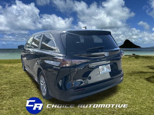 2023 Toyota Sienna LE FWD 8-Passenger - 22772463 - 4