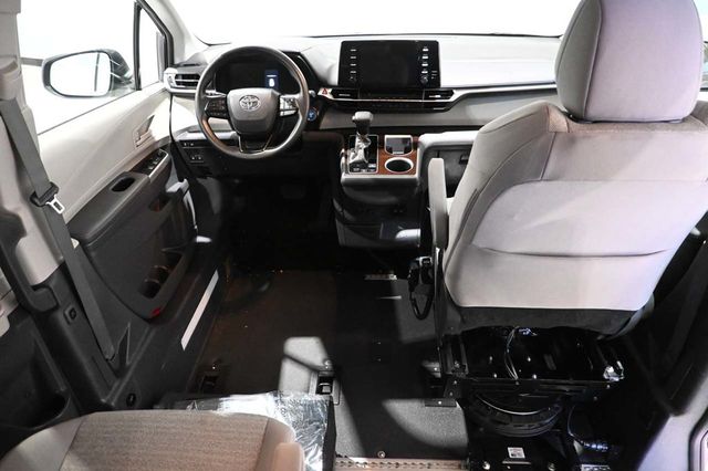 2023 Toyota Sienna LE FWD 8-Passenger - 23027879 - 22