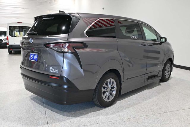 2023 Toyota Sienna LE FWD 8-Passenger - 23027879 - 5