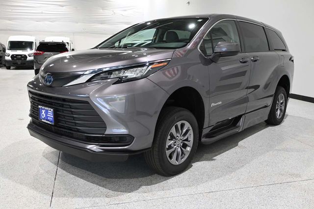 2023 Toyota Sienna LE FWD 8-Passenger - 23034109 - 9