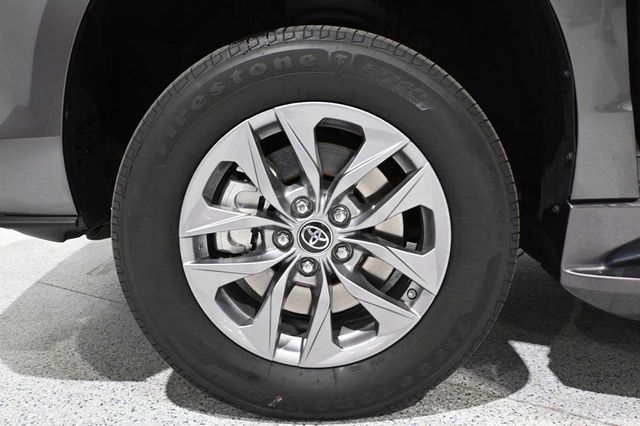 2023 Toyota Sienna LE FWD 8-Passenger - 23034109 - 11