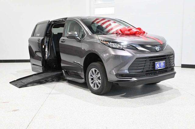 2023 Toyota Sienna LE FWD 8-Passenger - 23034109 - 1