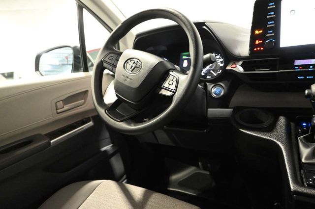 2023 Toyota Sienna LE FWD 8-Passenger - 23034109 - 22