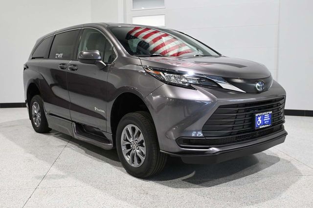 2023 Toyota Sienna LE FWD 8-Passenger - 23034109 - 2
