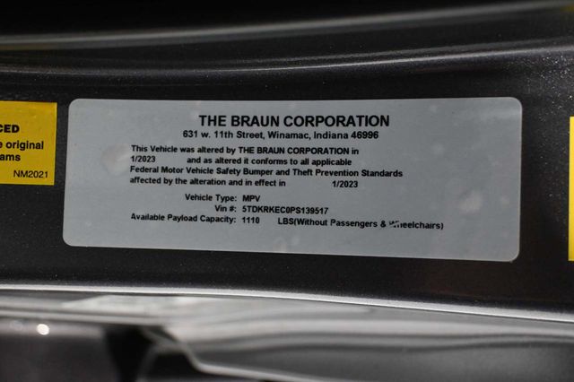 2023 Toyota Sienna LE FWD 8-Passenger - 23034109 - 32