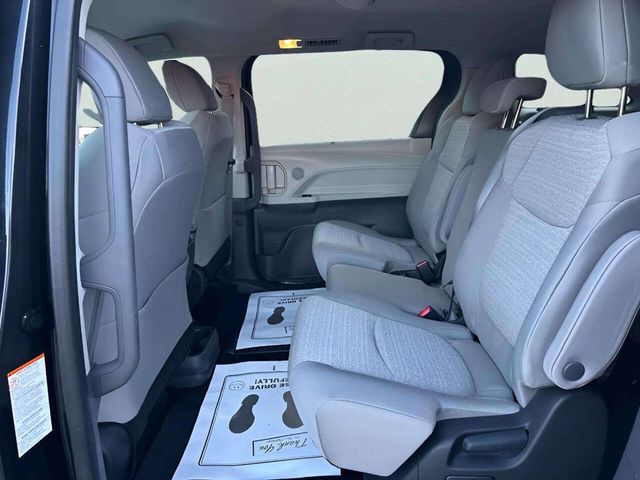 2023 Toyota Sienna LE FWD 8-Passenger - 23049461 - 11