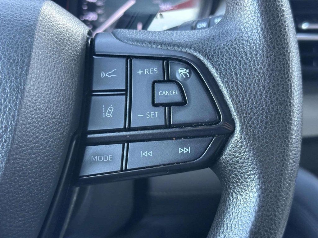 2023 Toyota Sienna LE FWD 8-Passenger - 23049461 - 25