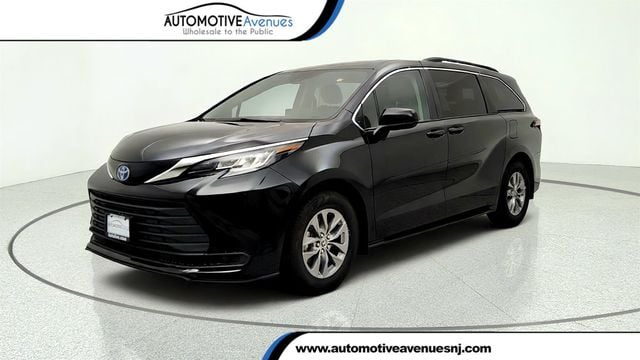 2023 Toyota Sienna LE FWD 8-Seater w/ Roof Rails - 23057285 - 0