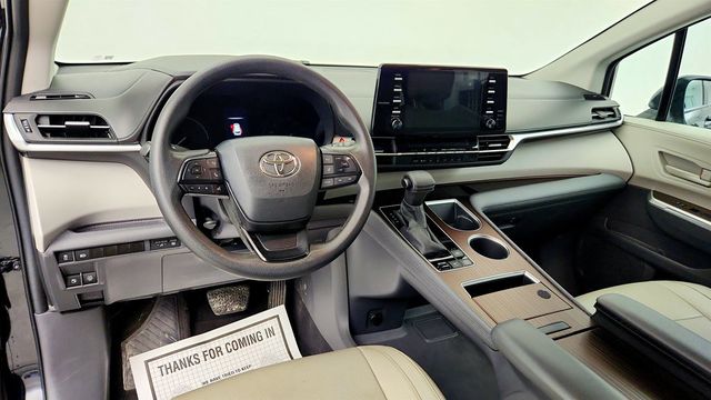 2023 Toyota Sienna LE FWD 8-Seater w/ Roof Rails - 23057285 - 10