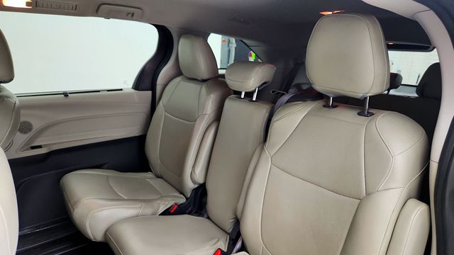 2023 Toyota Sienna LE FWD 8-Seater w/ Roof Rails - 23057285 - 17
