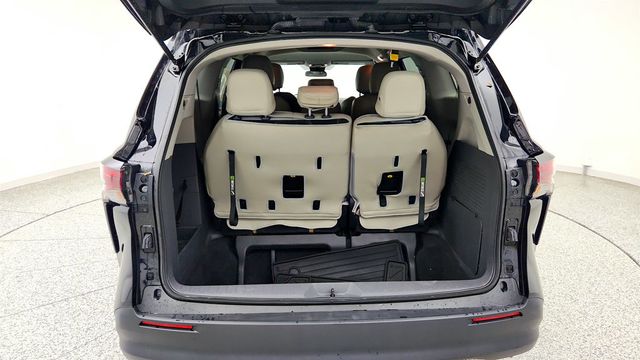2023 Toyota Sienna LE FWD 8-Seater w/ Roof Rails - 23057285 - 18