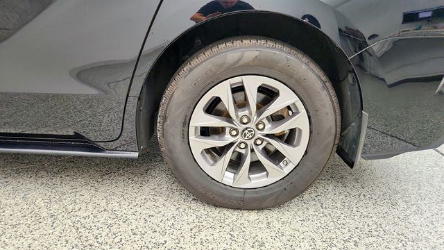 2023 Toyota Sienna LE FWD 8-Seater w/ Roof Rails - 23057285 - 8