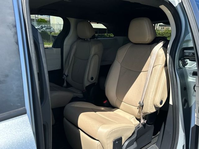 2023 Toyota Sienna Limited AWD 7-Passenger - 22986559 - 13