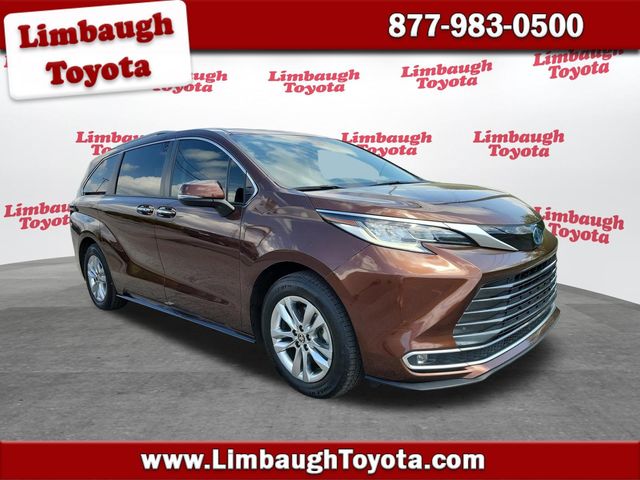 2023 Toyota Sienna Limited FWD 7-Passenger - 22995394 - 0