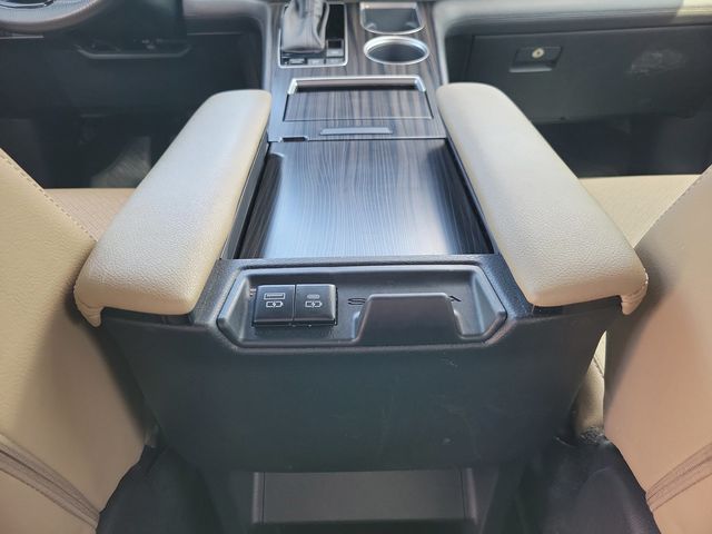 2023 Toyota Sienna Limited FWD 7-Passenger - 22995394 - 9