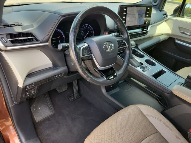 2023 Toyota Sienna Limited FWD 7-Passenger - 22995394 - 3