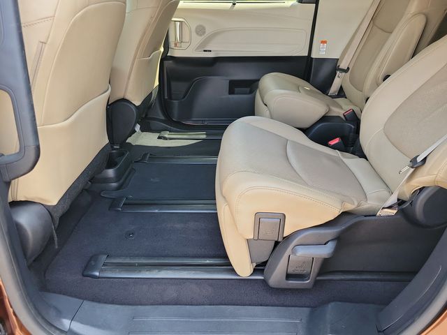 2023 Toyota Sienna Limited FWD 7-Passenger - 22995394 - 7