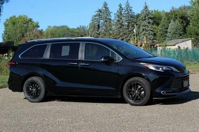 2023 Toyota Sienna