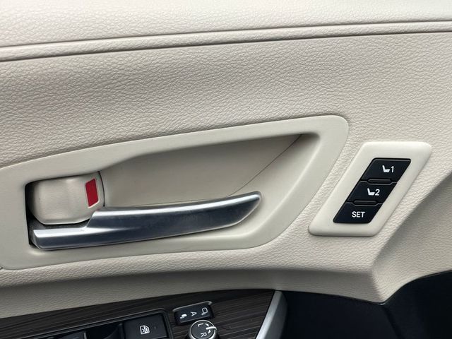 2023 Toyota Sienna Platinum AWD 7-Passenger - 22963320 - 17