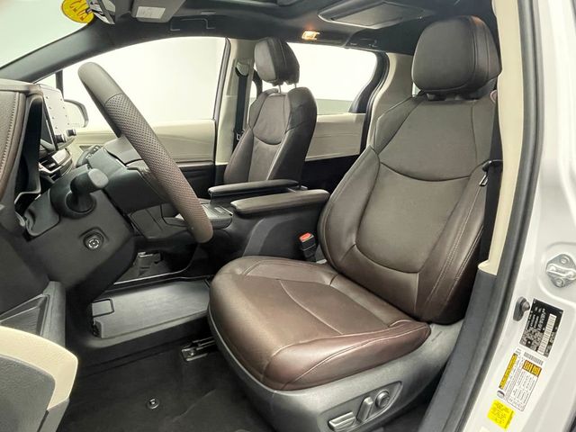 2023 Toyota Sienna Platinum AWD 7-Passenger - 22963320 - 18